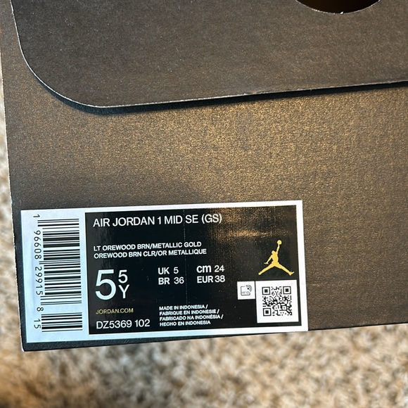 NWOB Nike Air Jordan 1 Mid SE “Light Orewood Brown” Size 5.5Y/7W - Picture 6 of 6